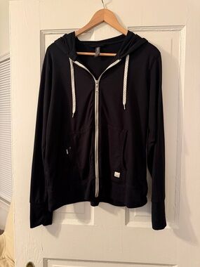 Vuori Black Zip-Up Hoodie with Drawstrings Women’s XL
